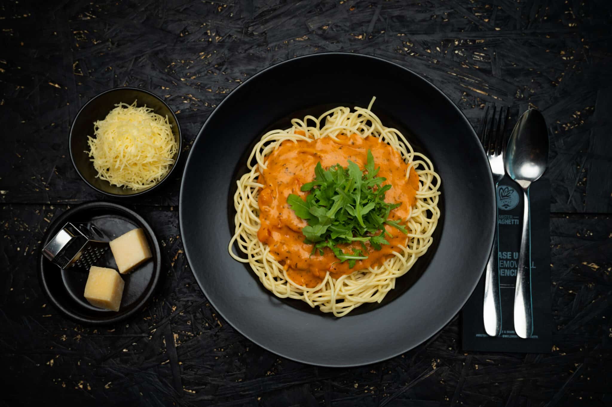 spaghetti met licht diabolique saus